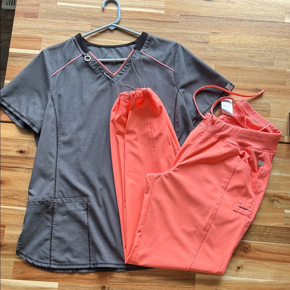 Cherokee Women's Gray and Pink coral Scrub Set medium bottoms large top